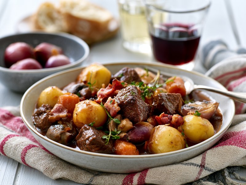 Beef & Red Wine Casserole (Slow Cooker)